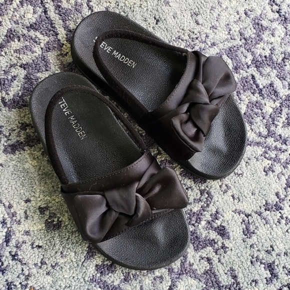 Steve Madden Other - Steve Madden girls Slip-on